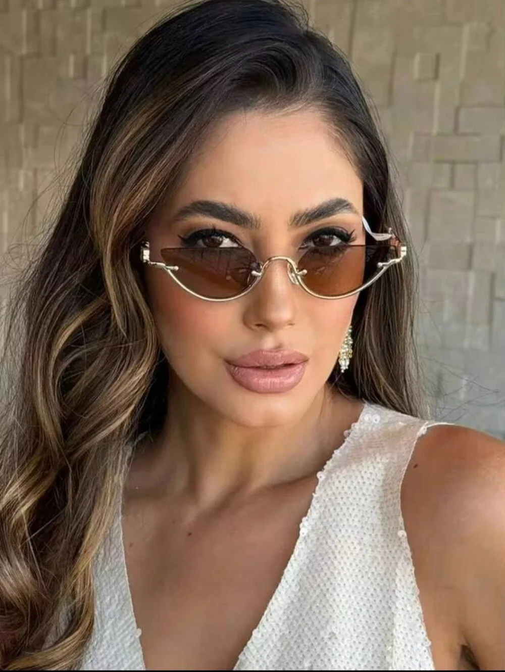 Gold Frame Sunglasses with Brown Lenses - Sleek Cat-Eye Style